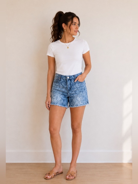 Seven7 Pants - NWT Seven7 Weekend Denim Shorts Indigo Python Print Size 14